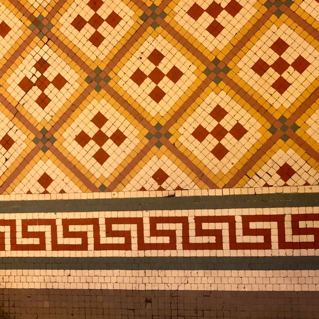 Hotel du Grand Balcon, rue Romiguière