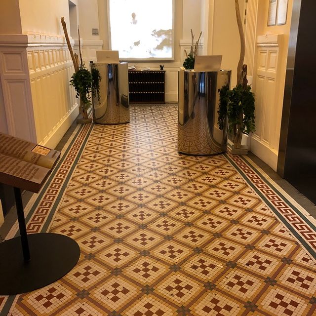 Hotel du Grand Balcon, rue Romiguière