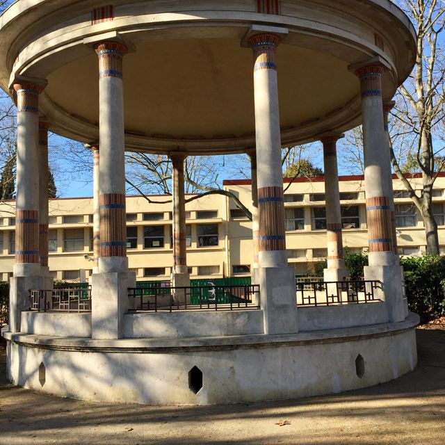 Kiosque à musique, place Pinel, arch. J. Montariol, 1933