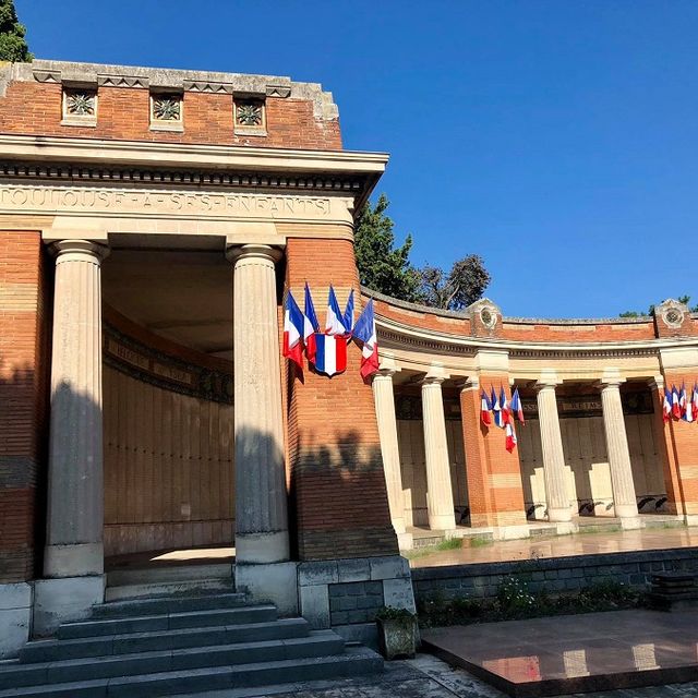 Ossuaire de 14-18 du cimetière de Terre Cabade, arch. R. Isidore, 1926